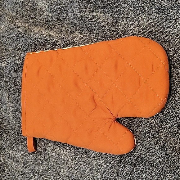 "fall feels" pot holder and kitchen towel set - Picture 7 of 7